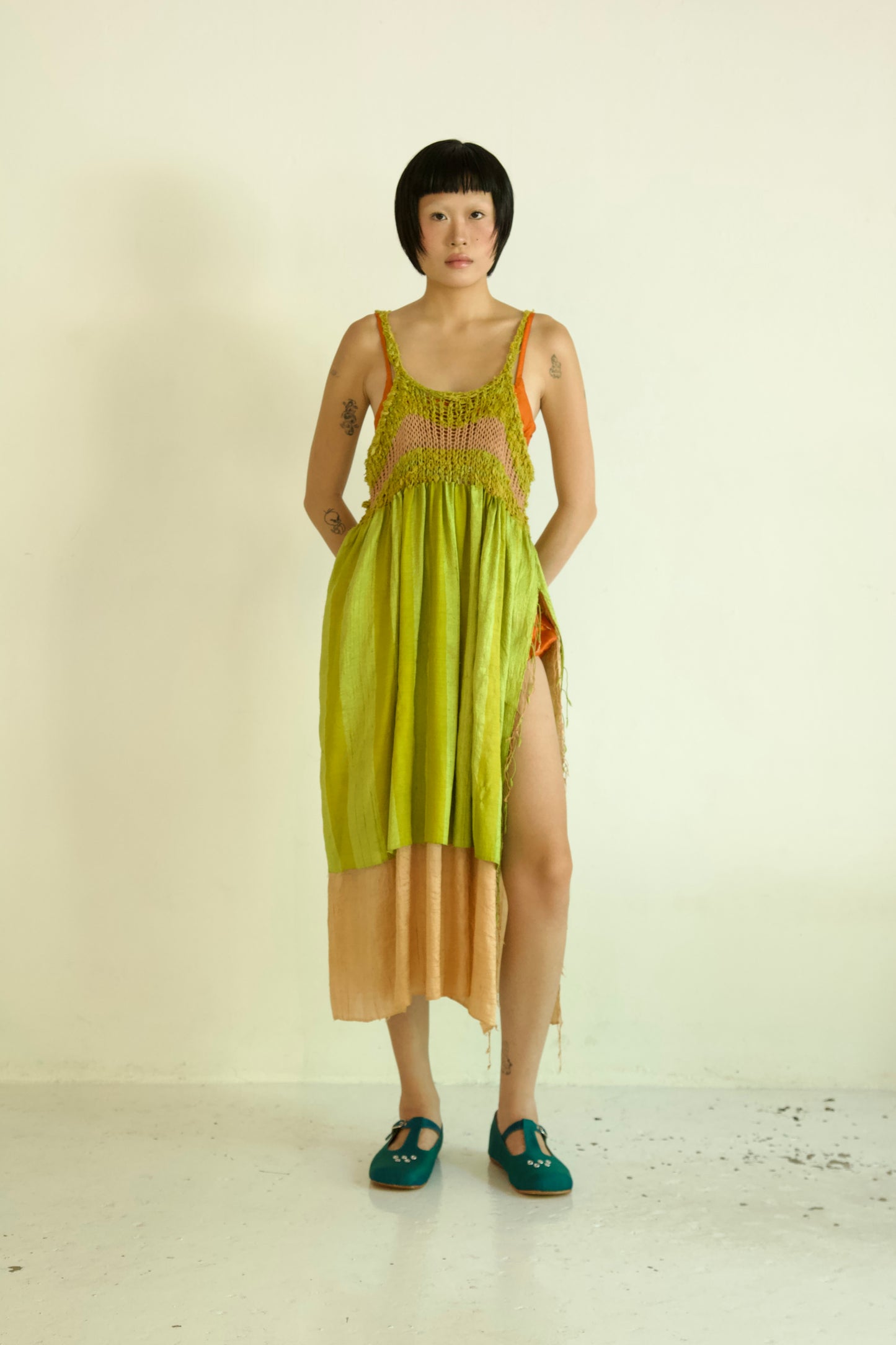 Debris Knit Hand-Spun Thai Silk Woven Scarf Long Sleeve Split Tunic Dress (verdant)